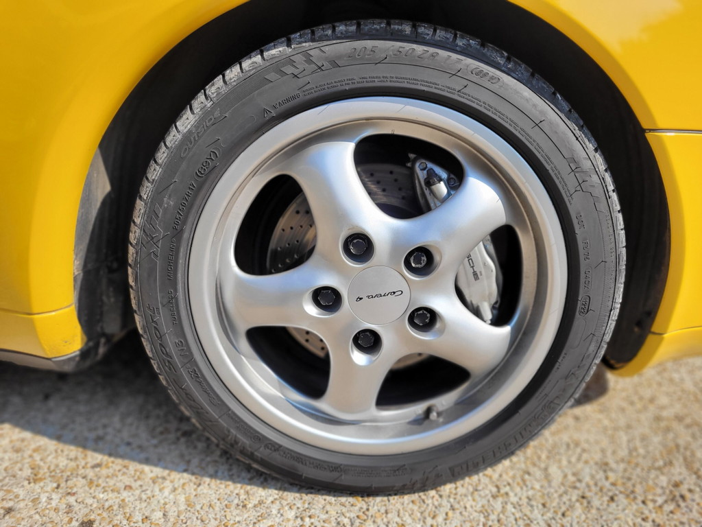 Porsche 993 Carrera 4