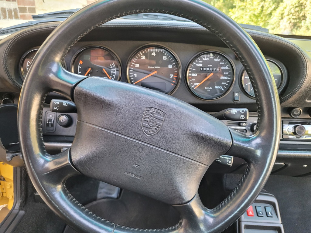 Porsche 993 Carrera 4