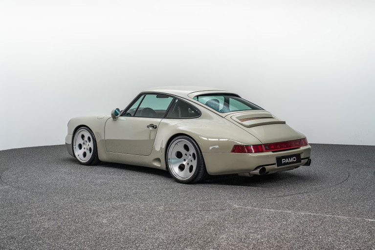 Porsche 911 STROSEK Mega 30
