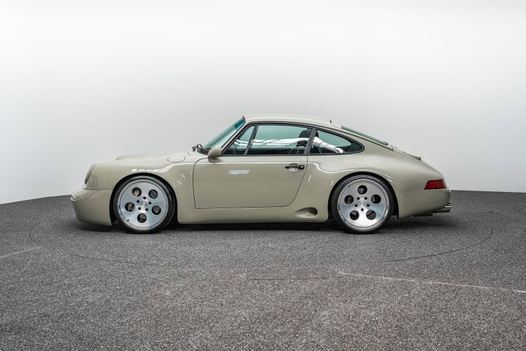 Porsche 911 STROSEK Mega 30