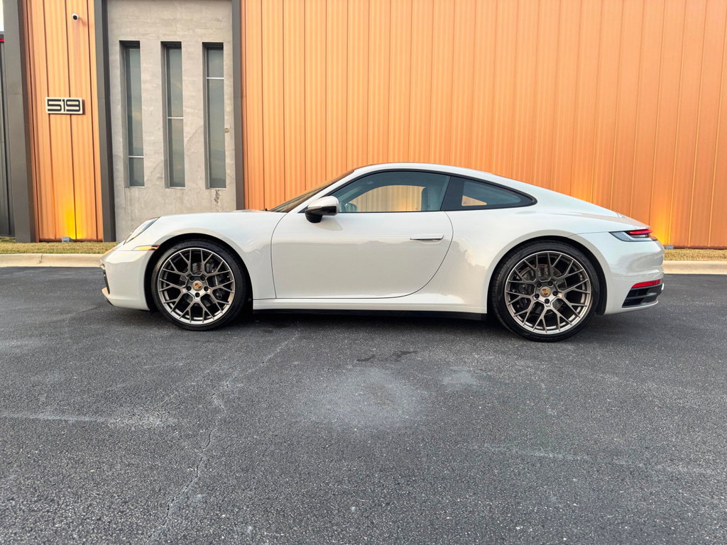 Porsche 992 Carrera