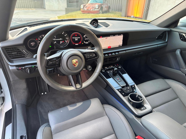 Porsche 992 Carrera