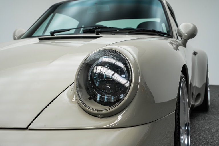 Porsche 911 STROSEK Mega 30