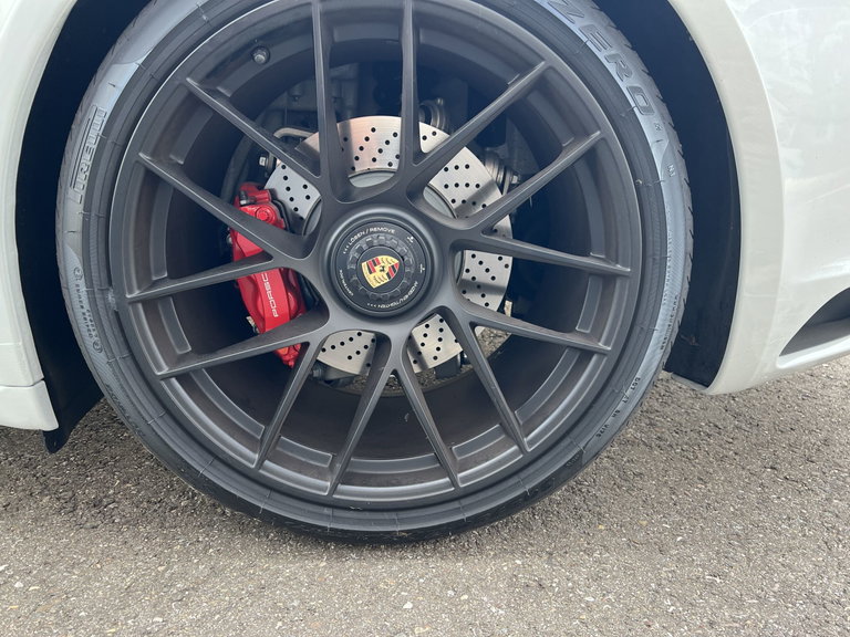 Porsche 991.2 Carrera 4 GTS