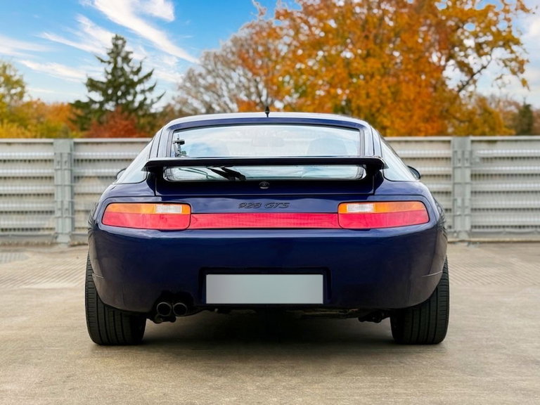 Porsche 928 GTS