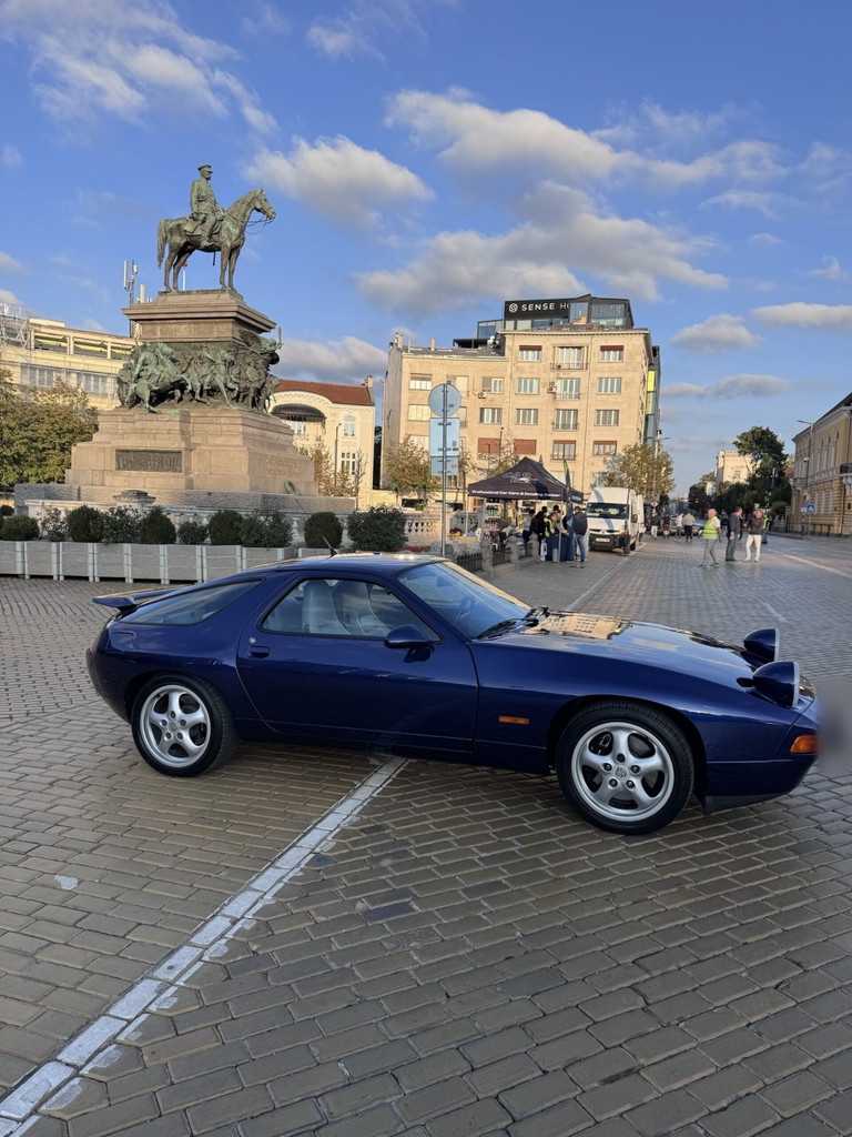 Porsche 928 GTS