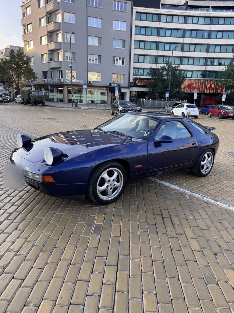 Porsche 928 GTS
