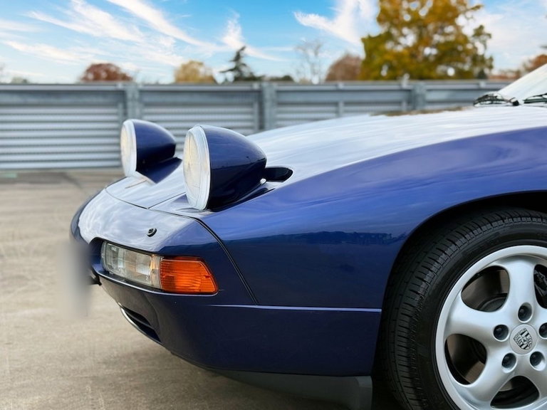Porsche 928 GTS