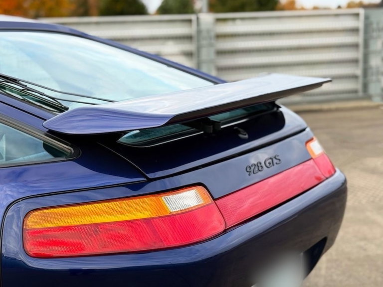 Porsche 928 GTS