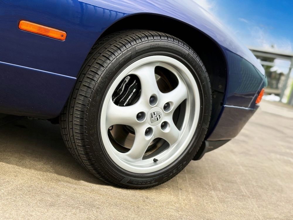 Porsche 928 GTS