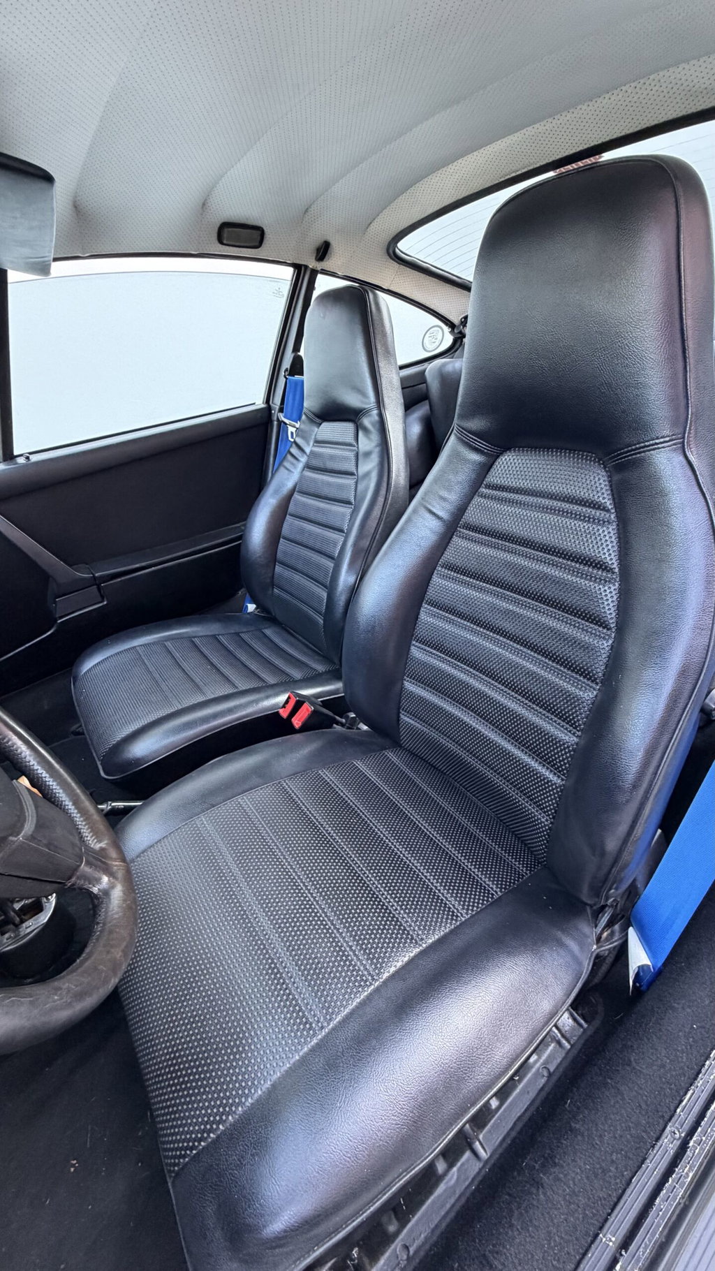 Porsche 911 Carrera (US)