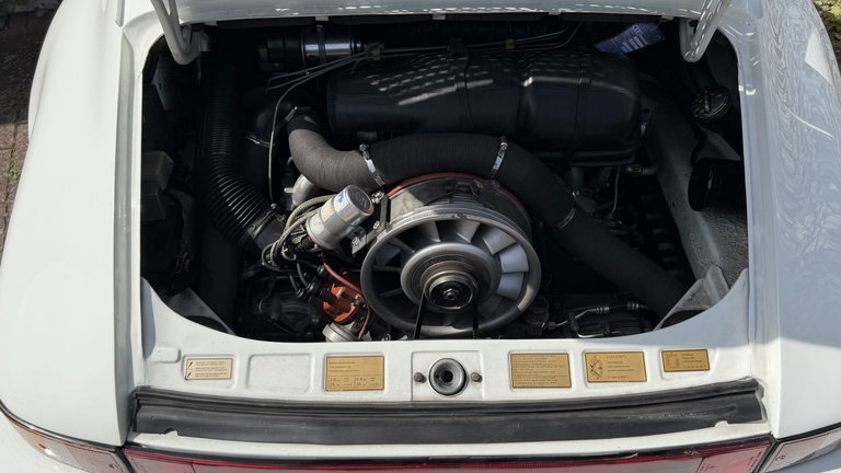 Porsche 911 Carrera (US)