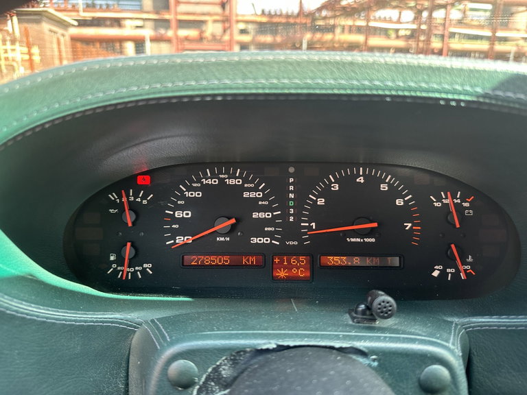 Porsche 928 S4