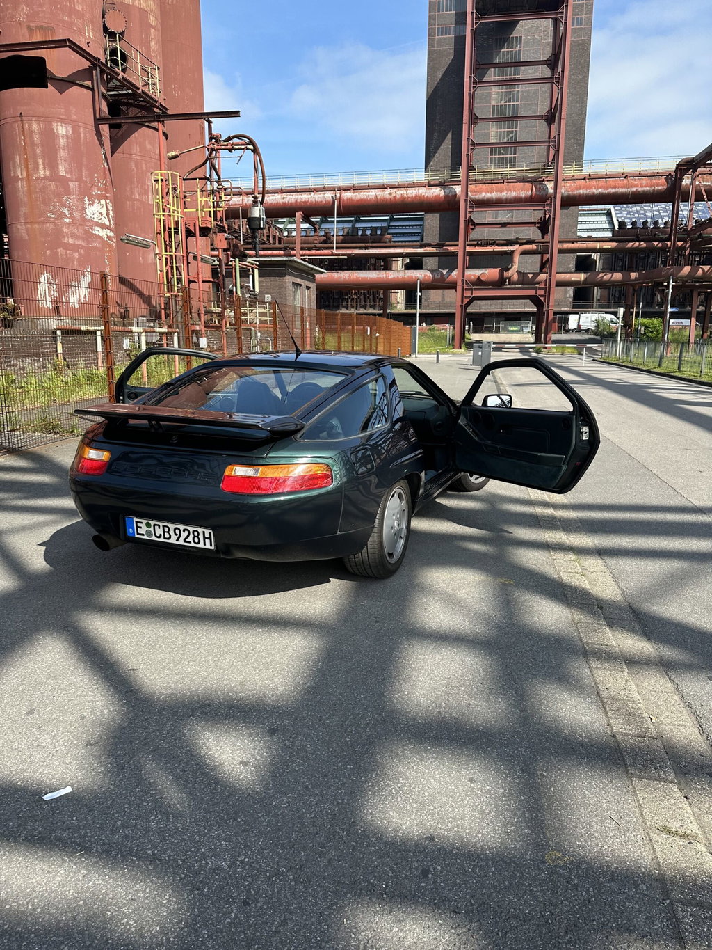 Porsche 928 S4