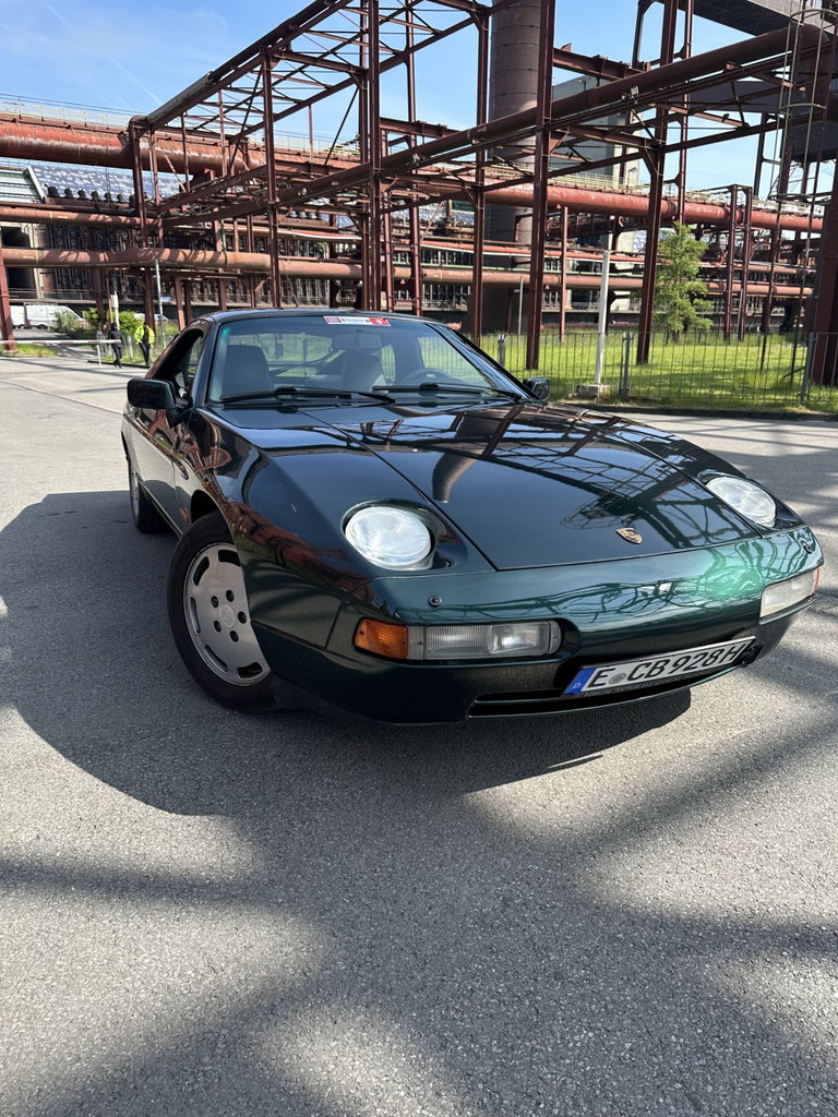 Porsche 928 S4