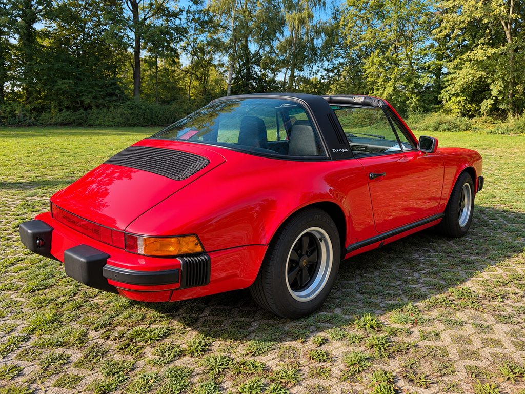 Porsche 911 Carrera 3.2