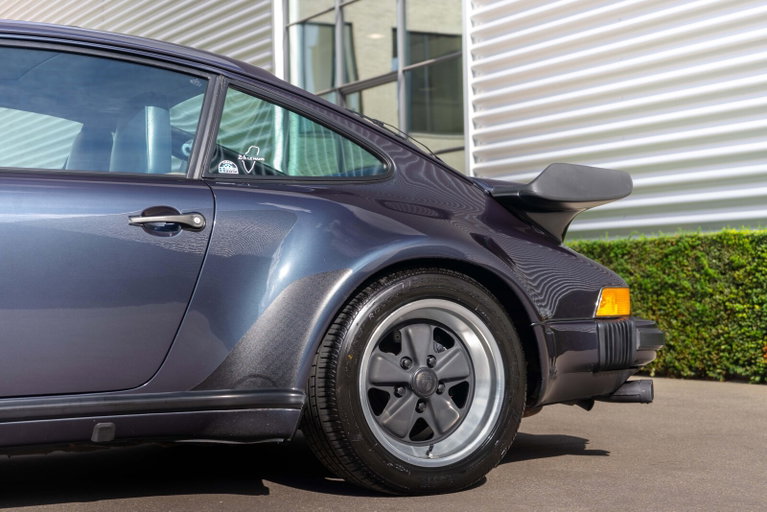 Porsche 911 Turbo 3.3