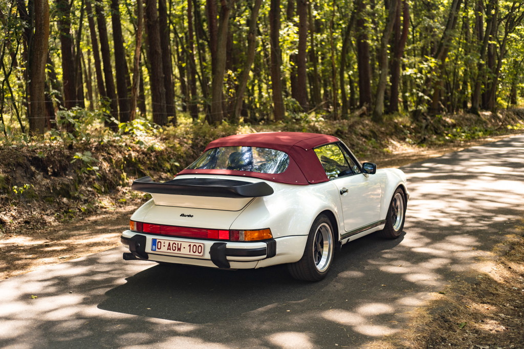 Porsche 911 Turbo 3.3 (US)