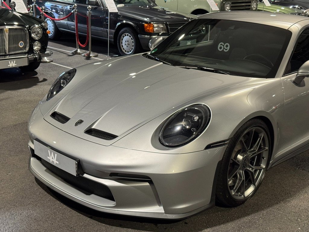 Porsche 992 GT3 Touring