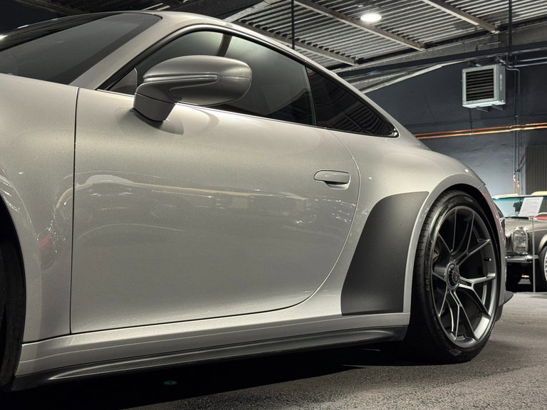 Porsche 992 GT3 Touring