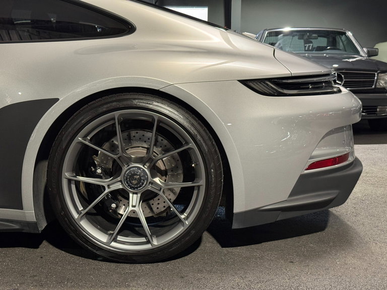 Porsche 992 GT3 Touring