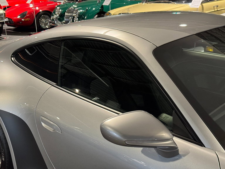 Porsche 992 GT3 Touring