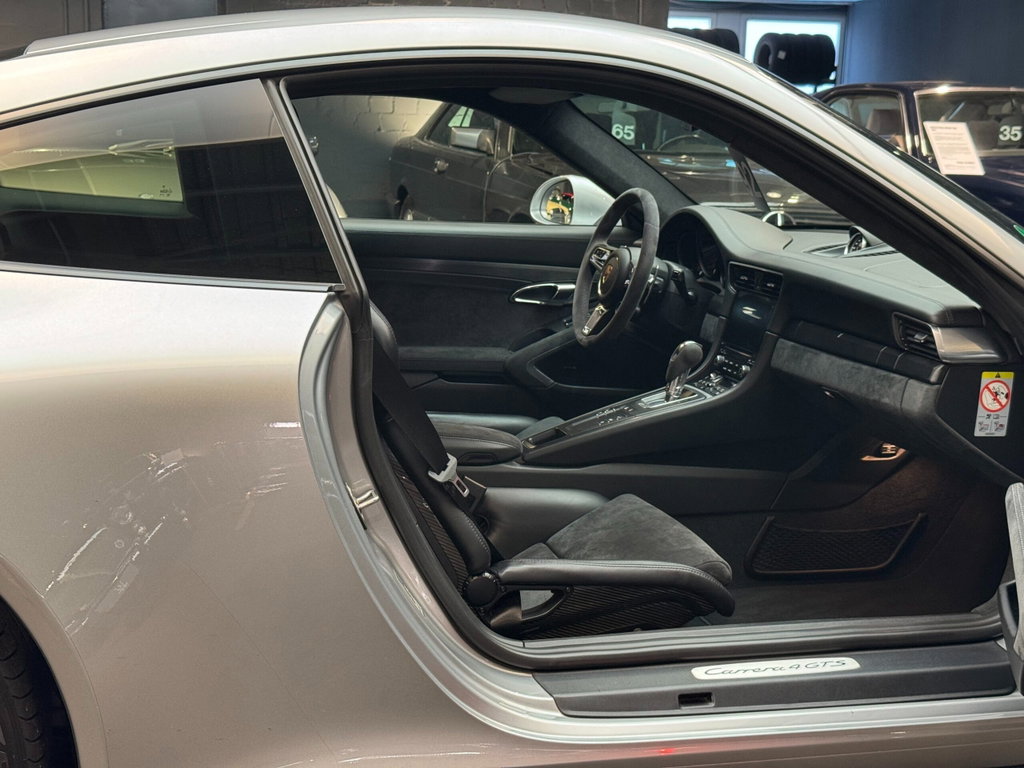 Porsche 991.2 Carrera 4 GTS