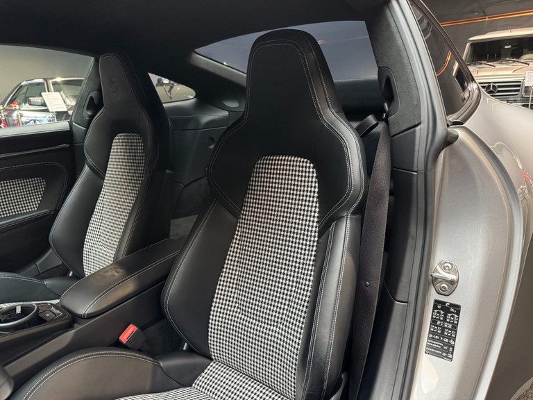Porsche 992 GT3 Touring