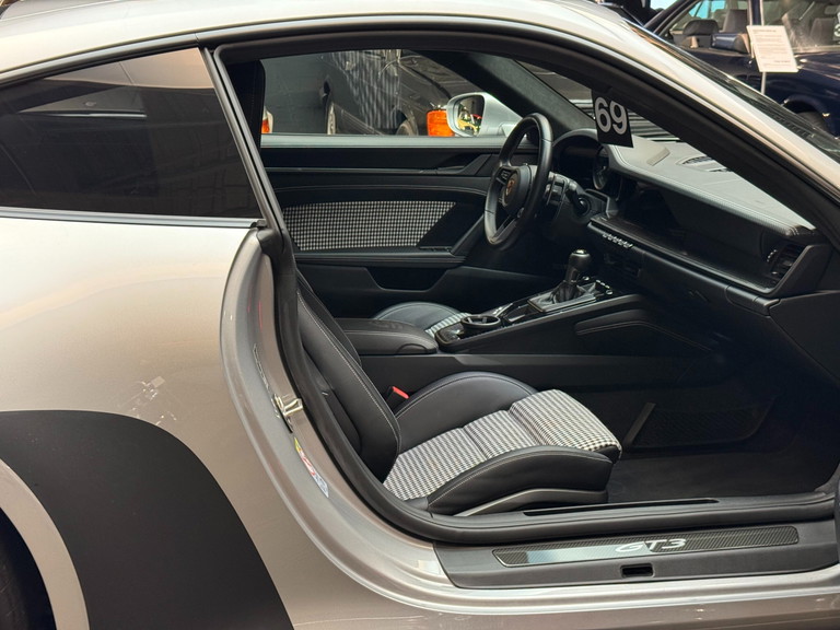 Porsche 992 GT3 Touring