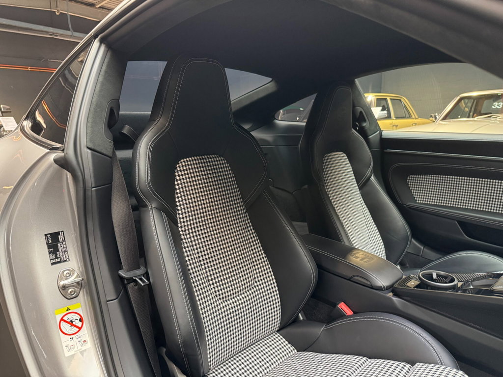 Porsche 992 GT3 Touring