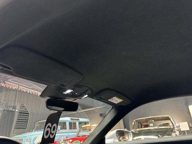 Porsche 992 GT3 Touring