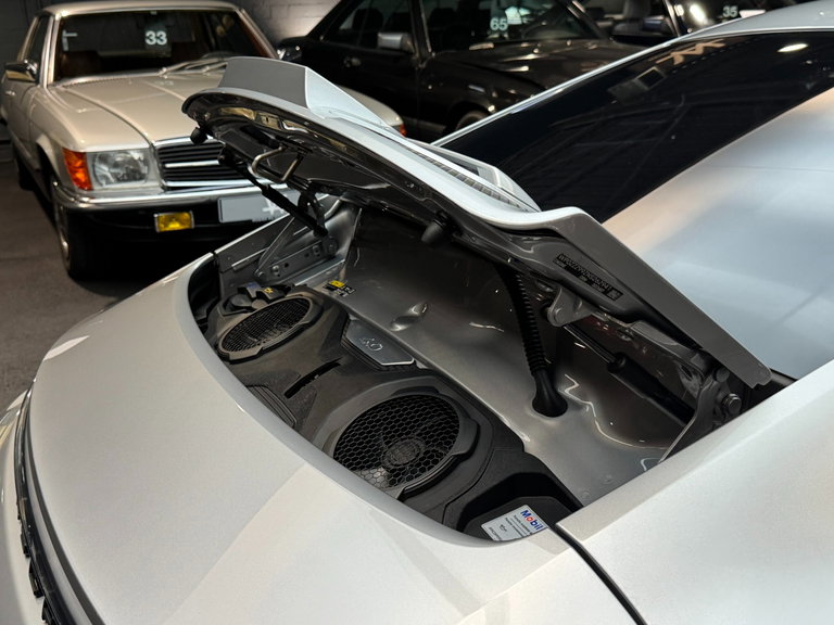 Porsche 992 GT3 Touring