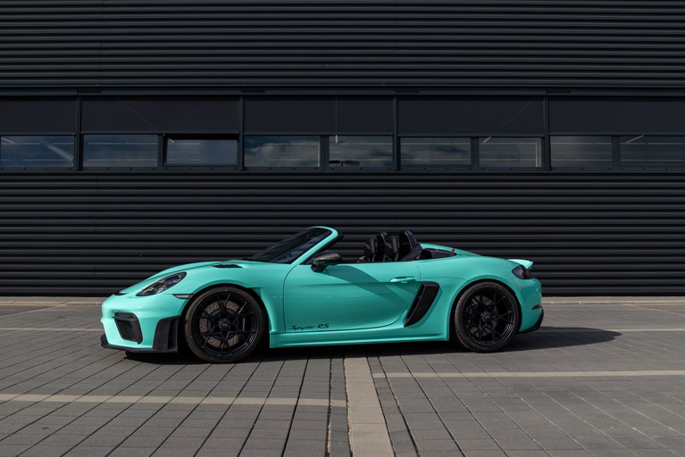 Porsche 718 Spyder RS