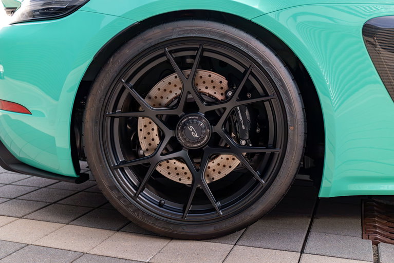 Porsche 718 Spyder RS