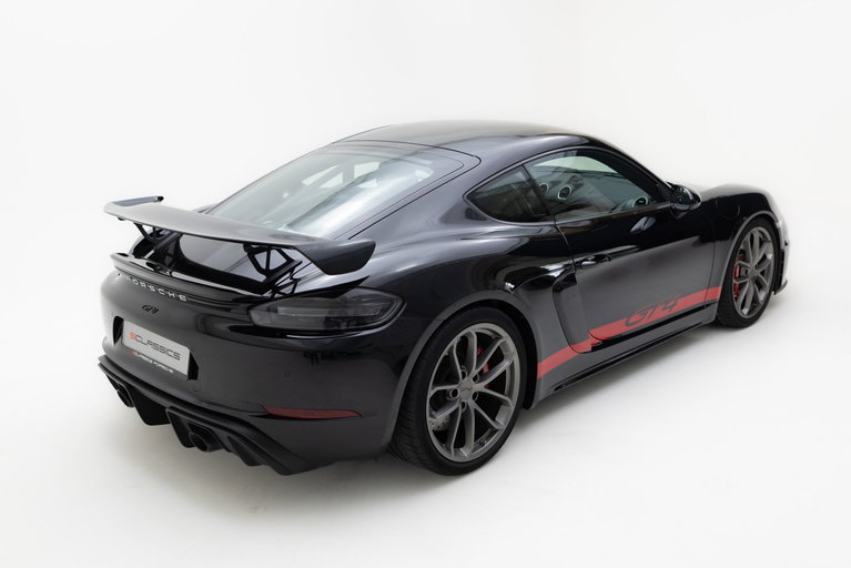 Porsche 718 Cayman GT4