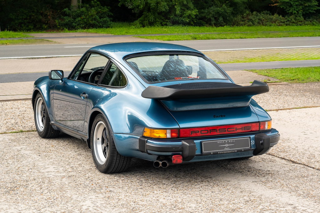 Porsche 911 Turbo 3.3