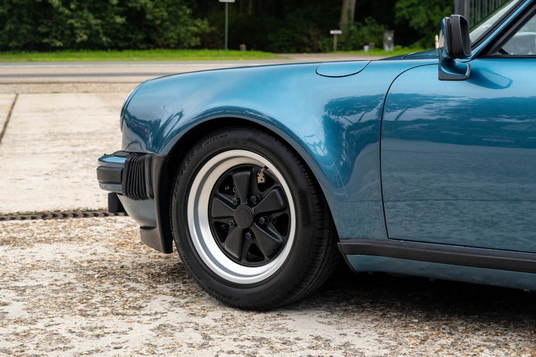 Porsche 911 Turbo 3.3