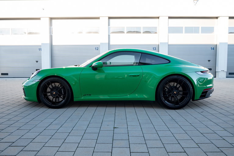Porsche 992 Carrera 4 GTS