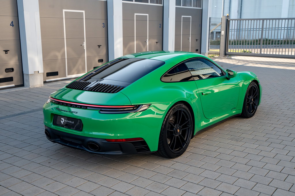 Porsche 992 Carrera 4 GTS