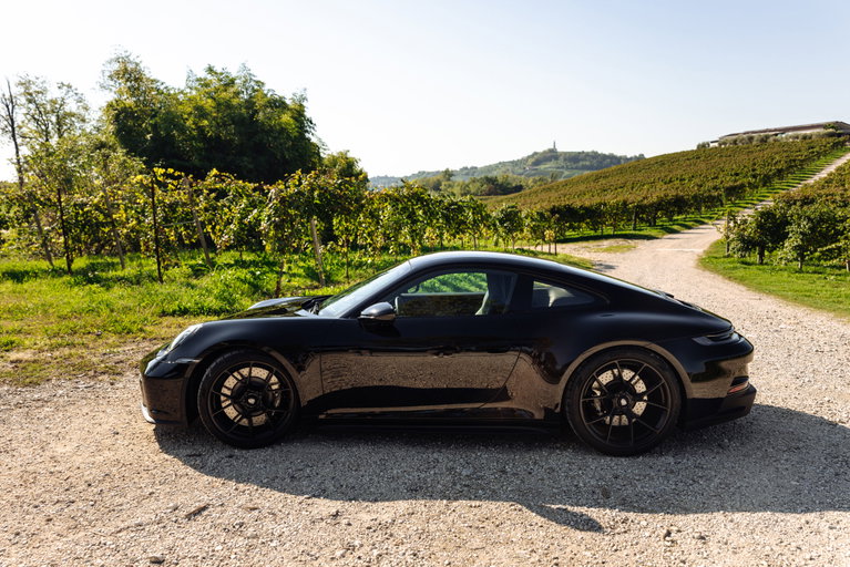 Porsche 992 GT3 Touring