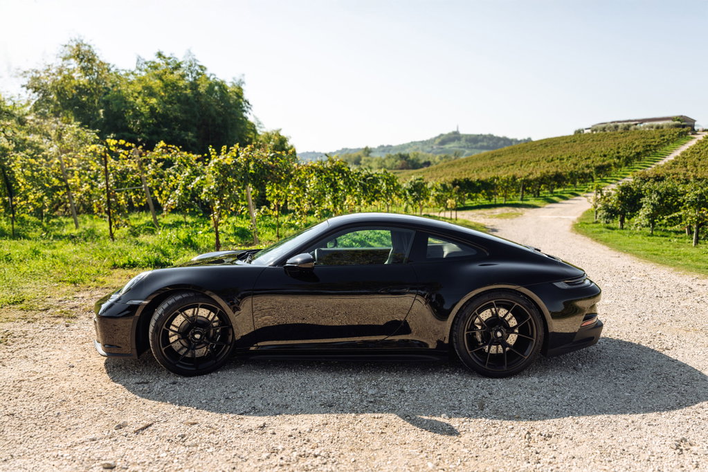 Porsche 992 GT3 Touring