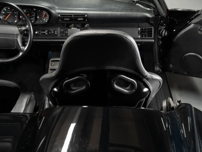 Porsche 964 Carrera 2 Speedster