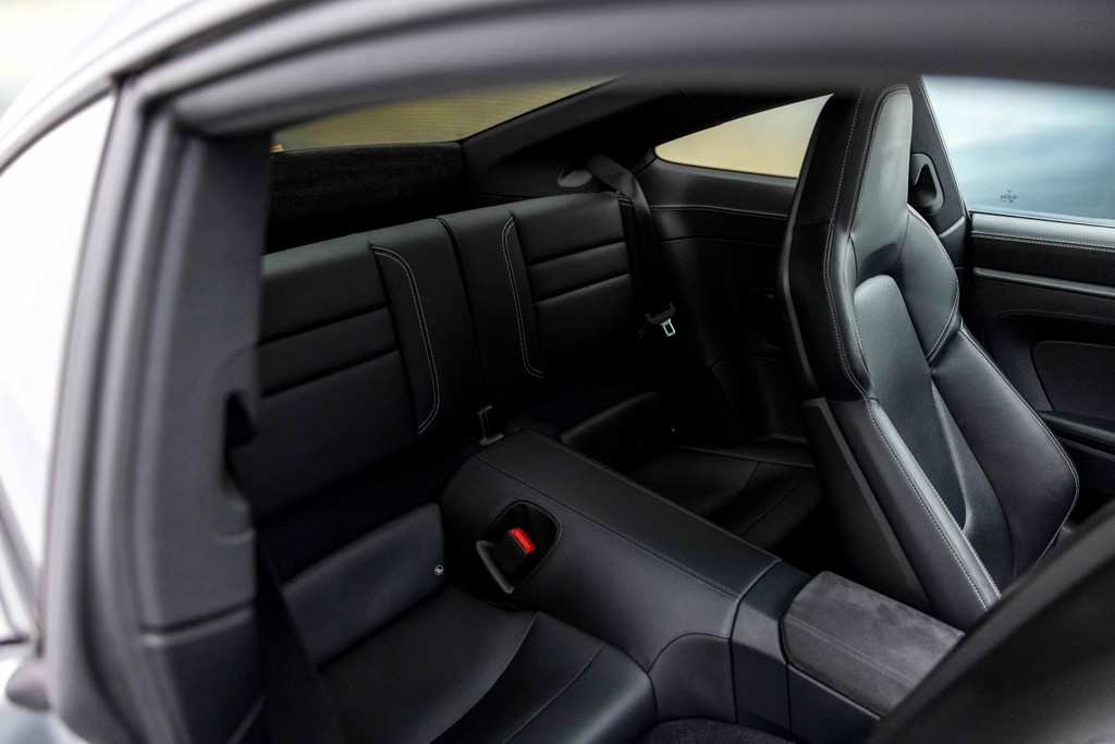 Porsche 992 Carrera