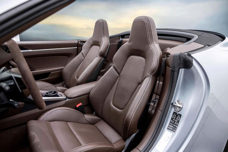 Porsche 992 Carrera 4S