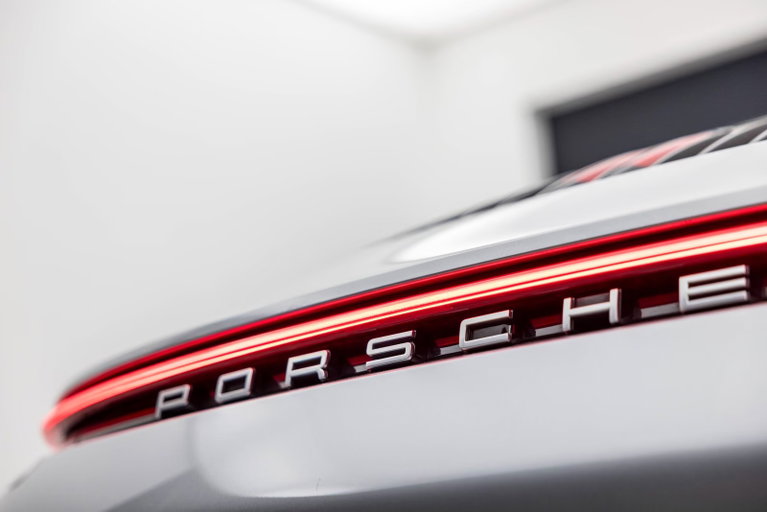 Porsche 992 Carrera