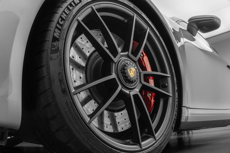 Porsche 992 Carrera GTS