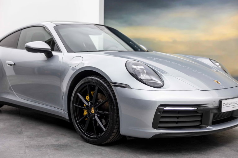 Porsche 992 Carrera