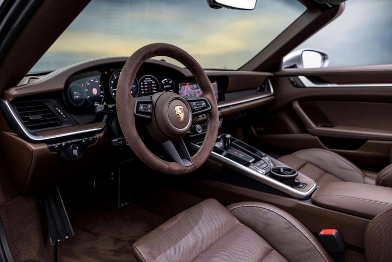 Porsche 992 Carrera 4S