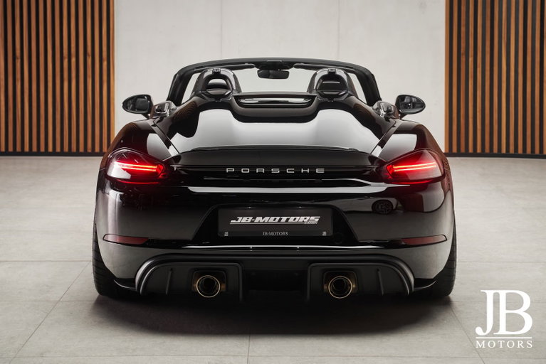 Porsche 718 Spyder RS