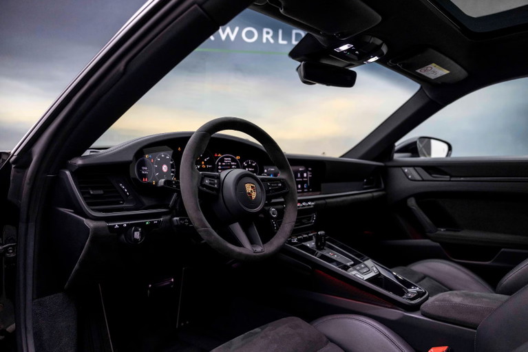 Porsche 992 Carrera GTS